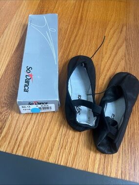 NEW So Danca Kids Black Ballet flats with Elastic Strap